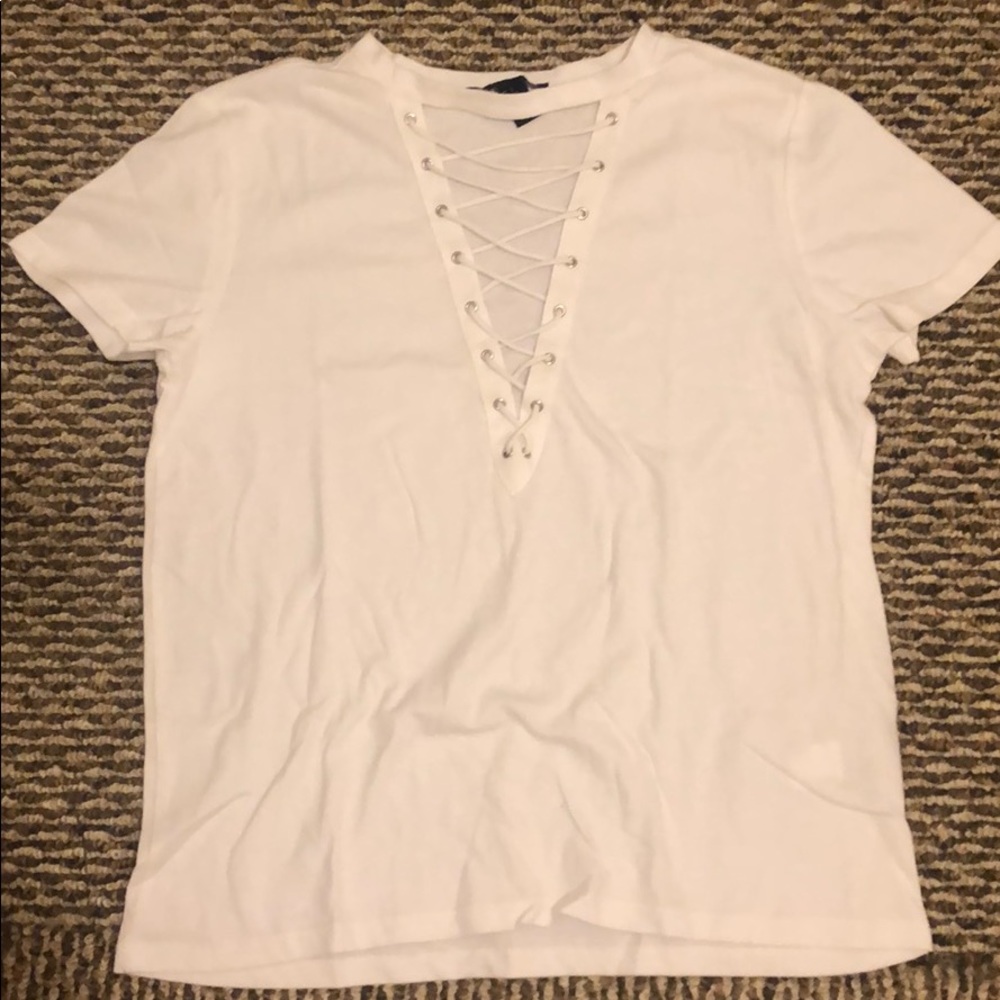 White tee